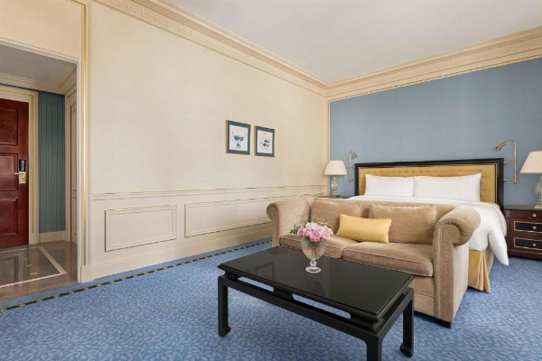 Shangri-La Hotel, Paris image 13