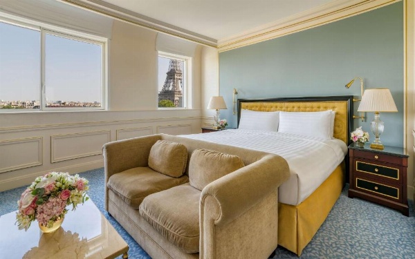 Shangri-La Hotel, Paris image 28